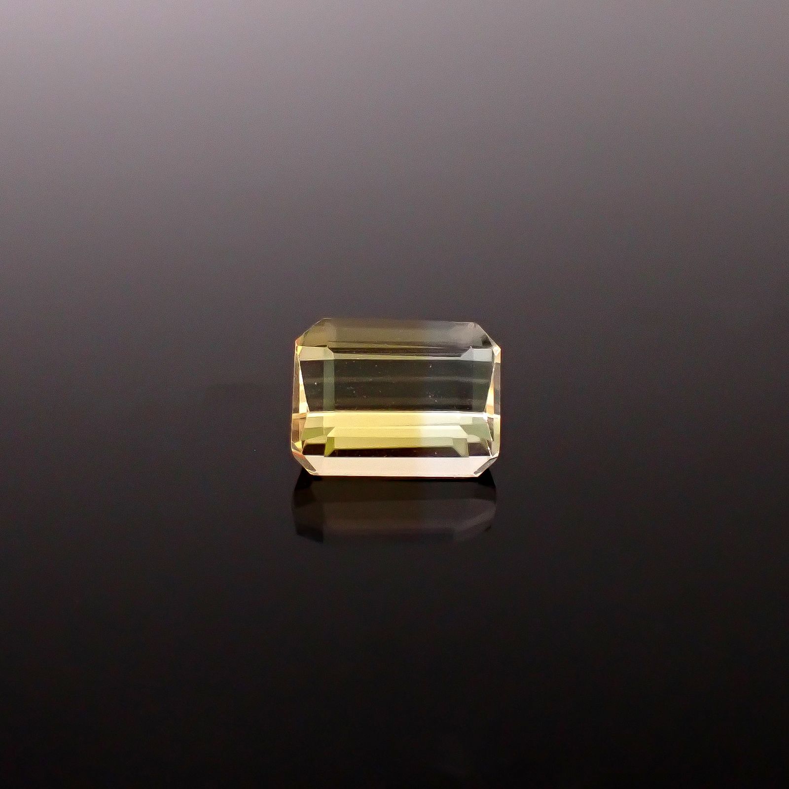 バイカラーシトリン ブラジル産 1.65ct / 8x6.1mm前後 [251231396]