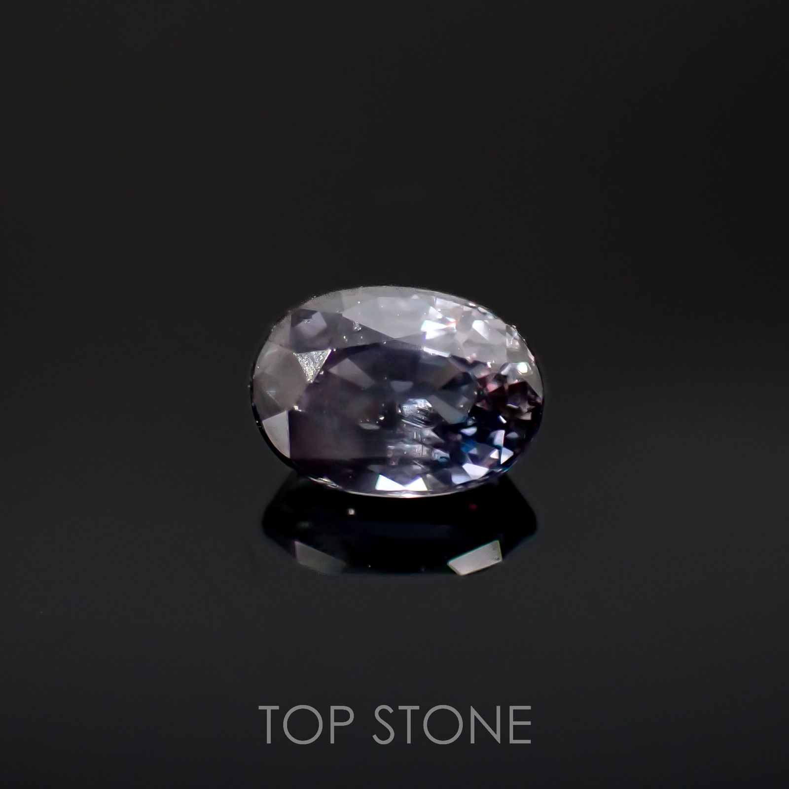 カラーチェンジガーネット アレキタイプ(宝石名ガーネット)マダガスカル・ベキリー産 0.76ct 識別済[220716944]6x4.3mm前後