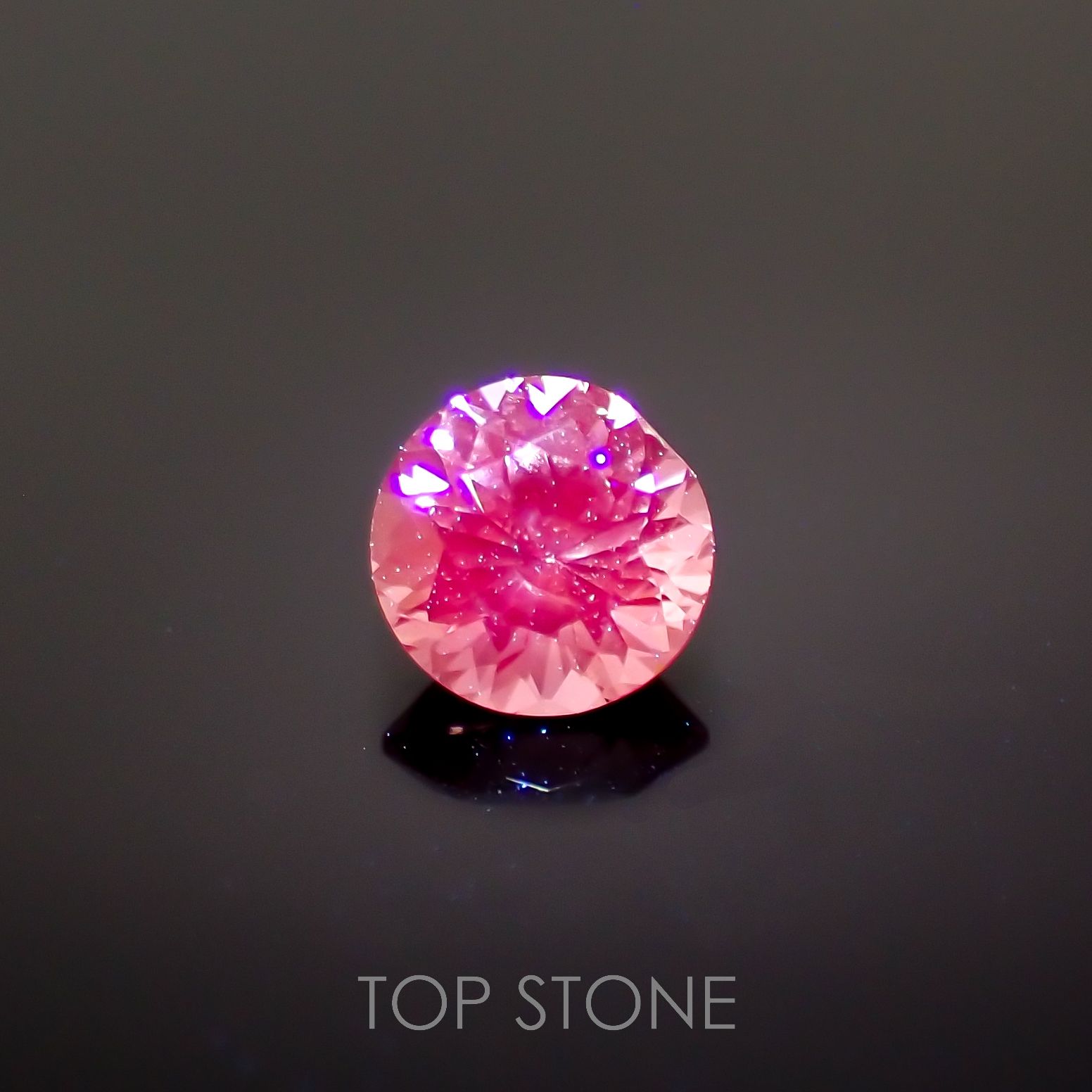ラベンダーピンクスピネル(宝石名スピネル)ビルマ/マダガスカル産 0.47ct 識別済[220917593]4.7x4.6mm前後