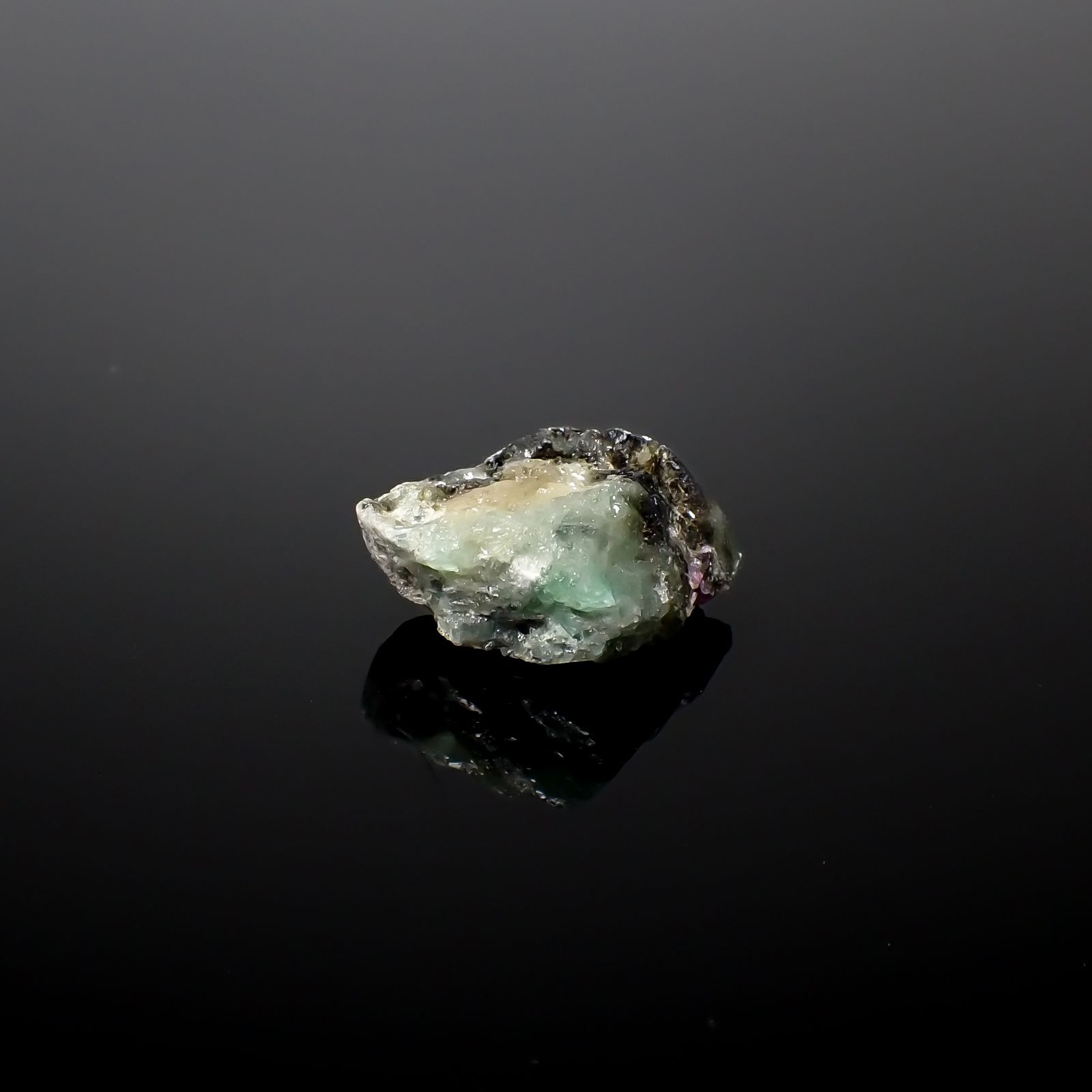 アレキサンドライト 原石 ロシア産 18.41ct[240427026]21.8x15mm前後