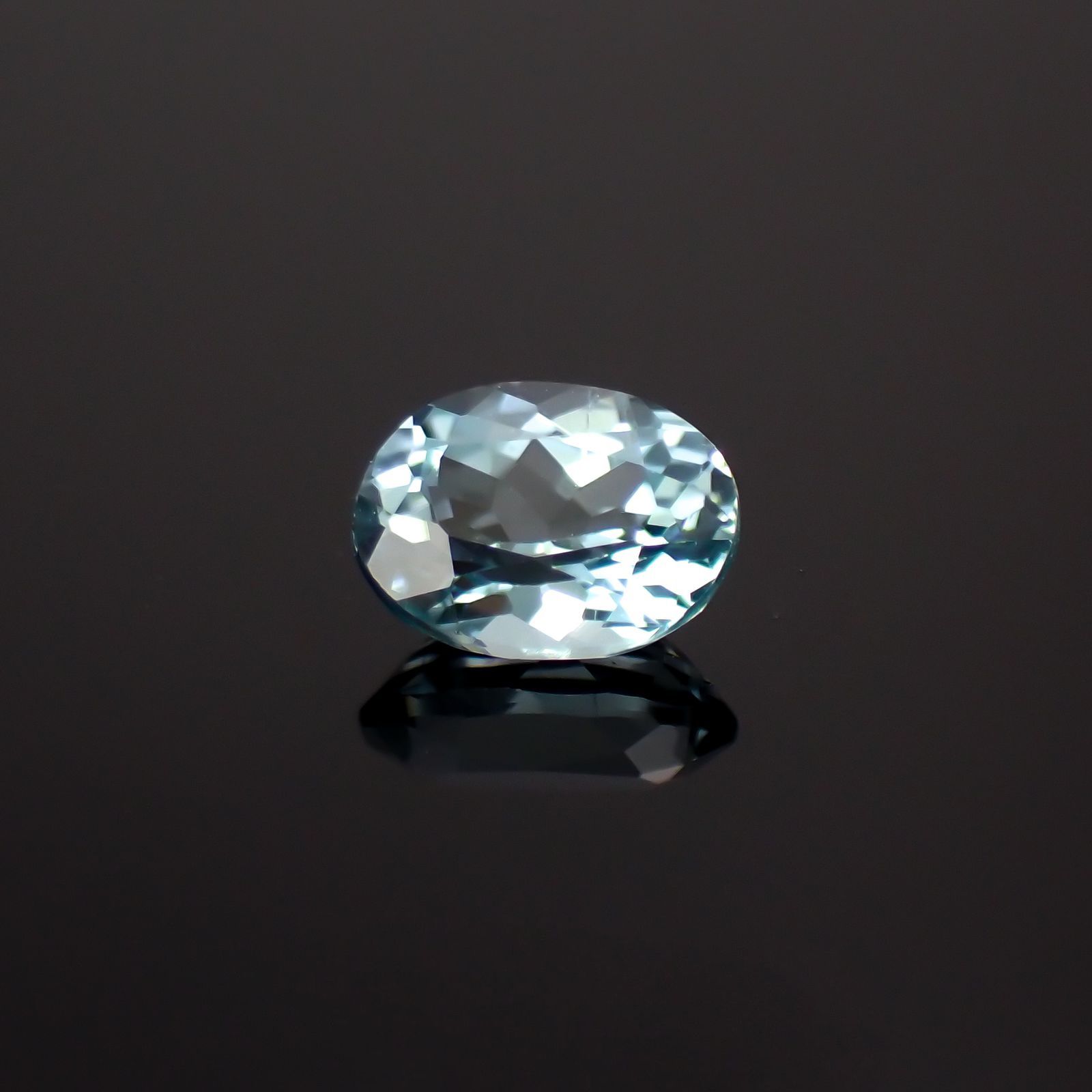 ブルートルマリン(宝石名トルマリン)アフガニスタン産 識別済 0.28ct / 4.8x3.5mm前後 [221018392]