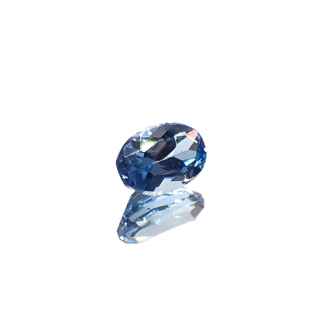 タトゥーアクアマリン ブラジル・ミナスジェライス州タトゥー鉱山産 0.30ct[240929123]5.2x3.5mm前後