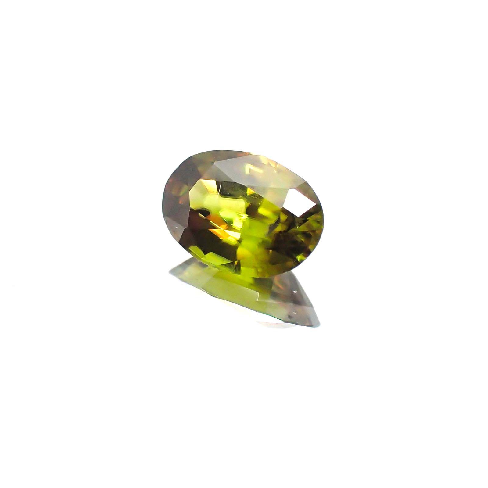 カラーチェンジスフェーン(宝石名スフェーン)パキスタン産 0.73ct 識別済[230722826]7.2x4.9mm前後