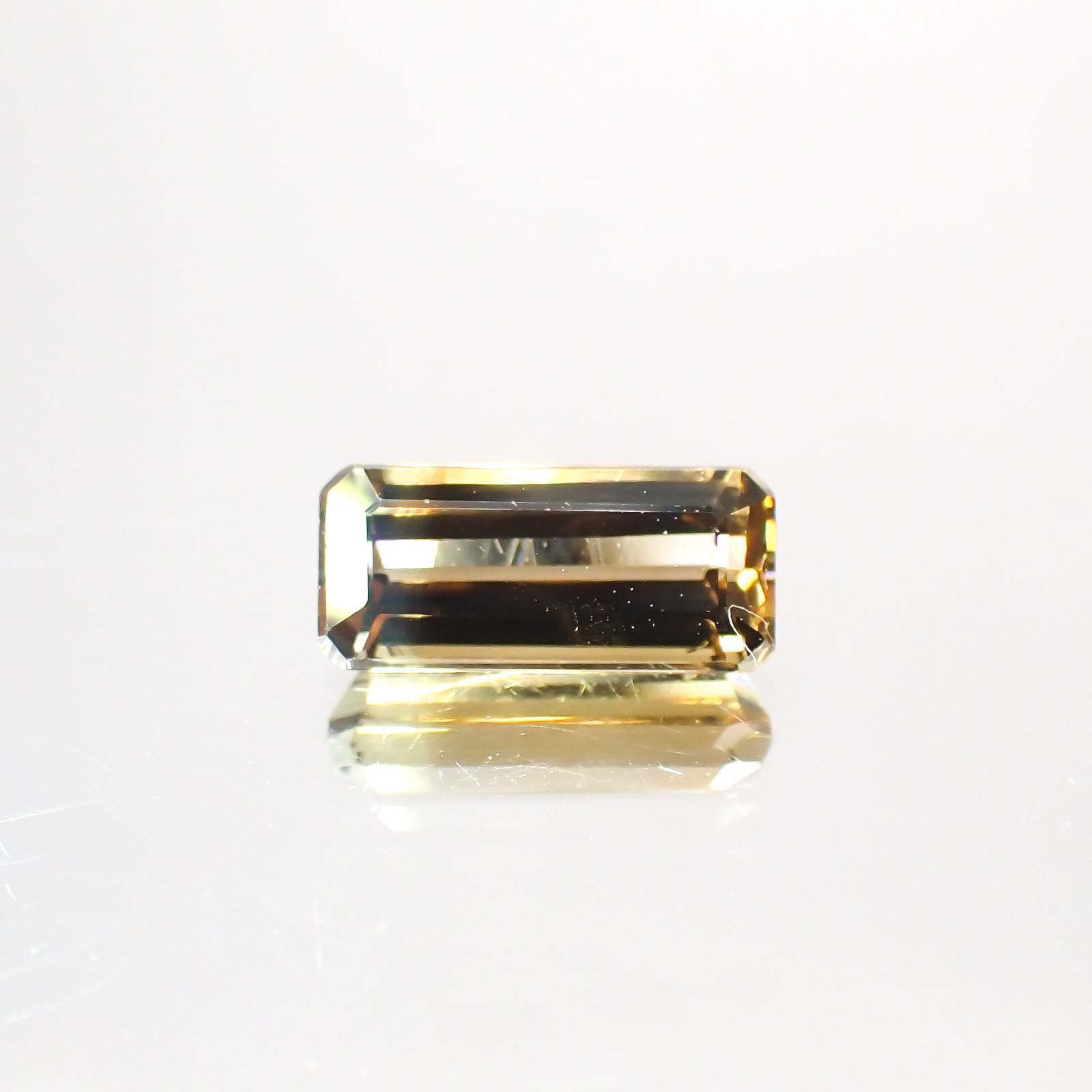 バイカラークリソベリル(宝石名バイカラー・クリソベリル)マダガスカル産 0.70ct 識別済[220114198]7x3.2mm前後