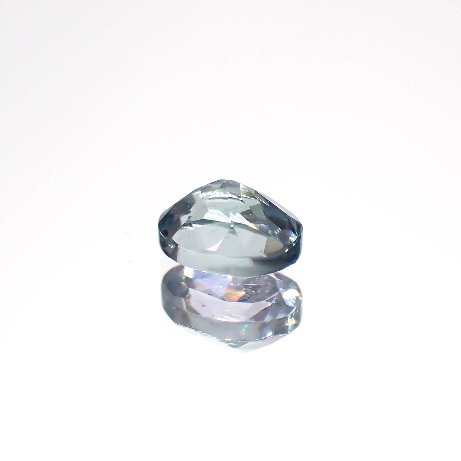 ブルーコーネルピン(宝石名コーネルピン)タンザニア産 0.22ct 識別済[230421862]4.1x3.1mm前後