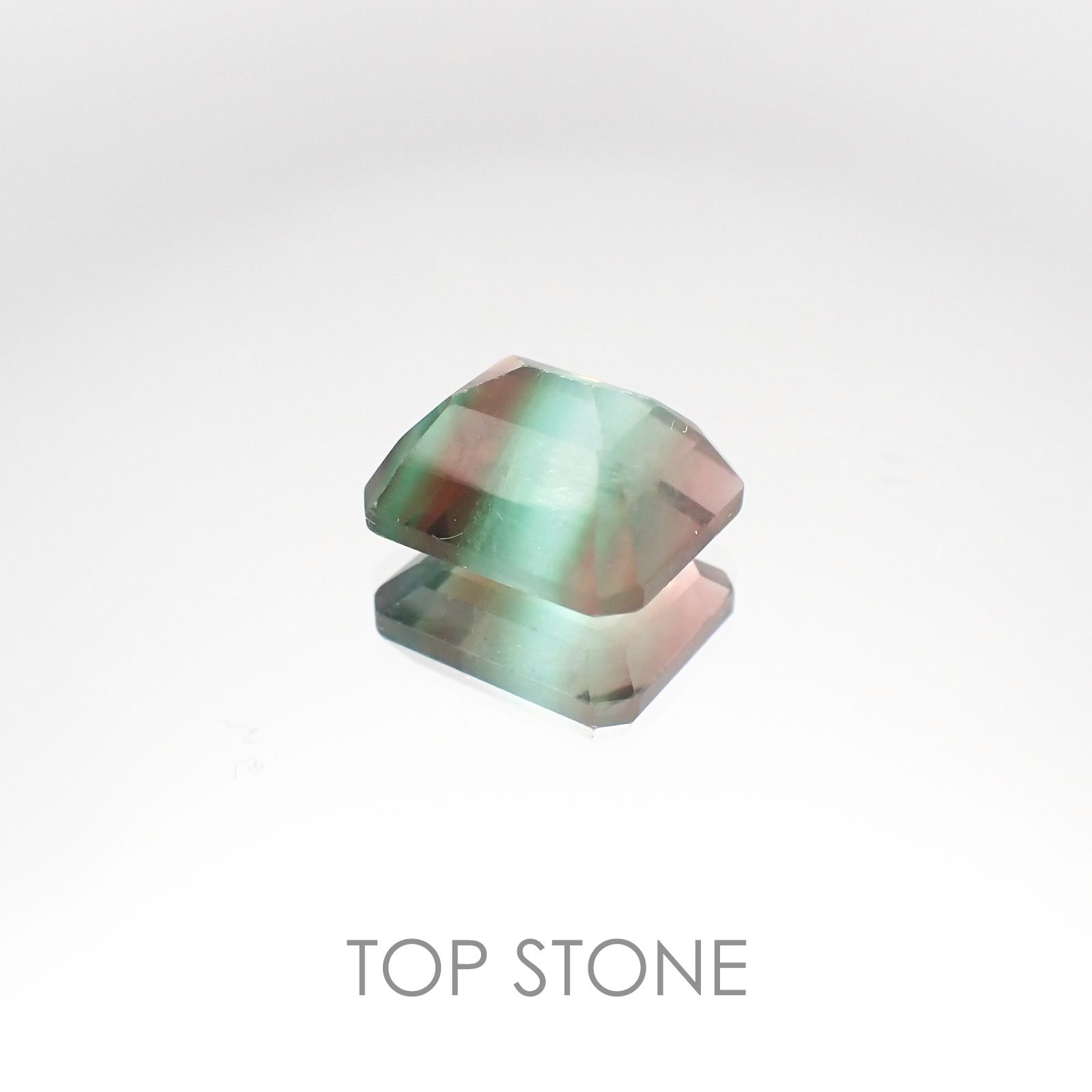 バイカラーフローライト ブラジル産 ルース 6.12ct[20107067]11.1×9.1mm前後