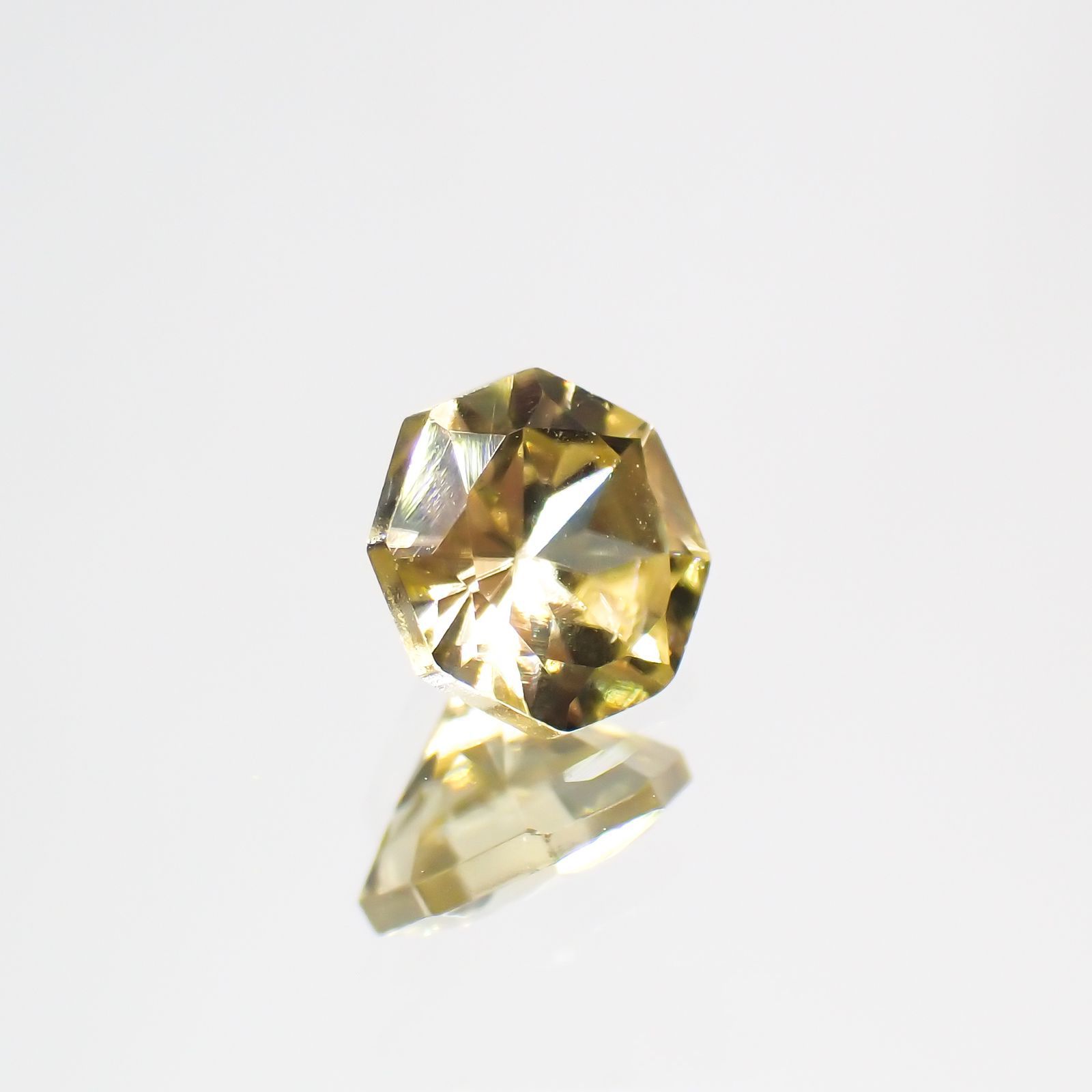 ◇オクタゴンカット◇イエロージルコン(宝石名ジルコン) カンボジア産 0.81ct 識別済[210410480]5.2×5.2mm前後