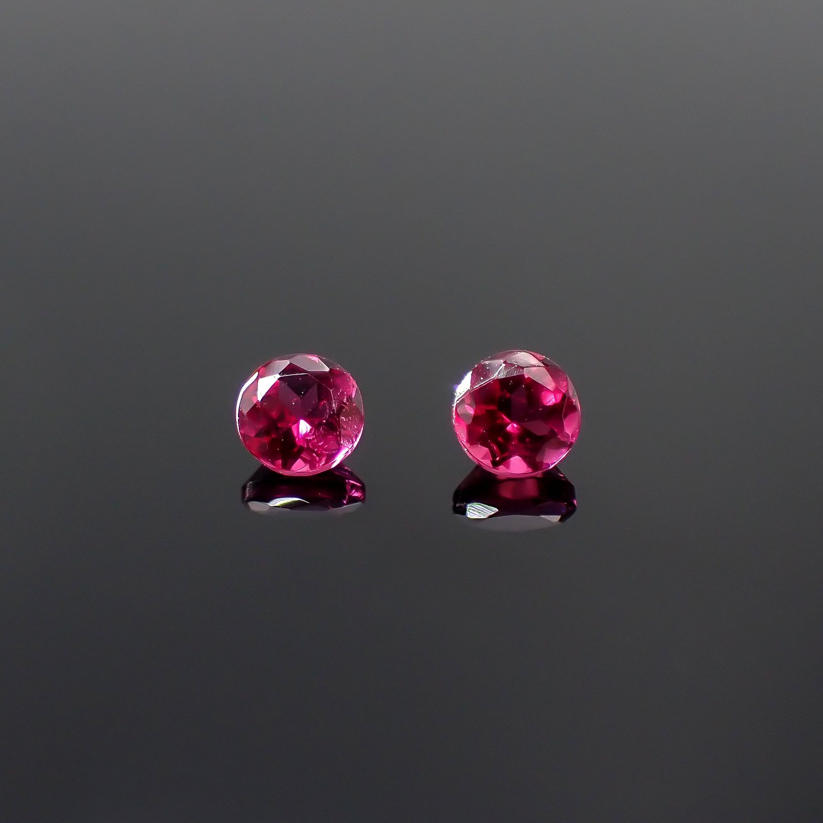 ◇ペアセット◇ルベライト ブラジル産 0.29ct(2pcs合計) / 3.1x3.1mm前後 [251031164]