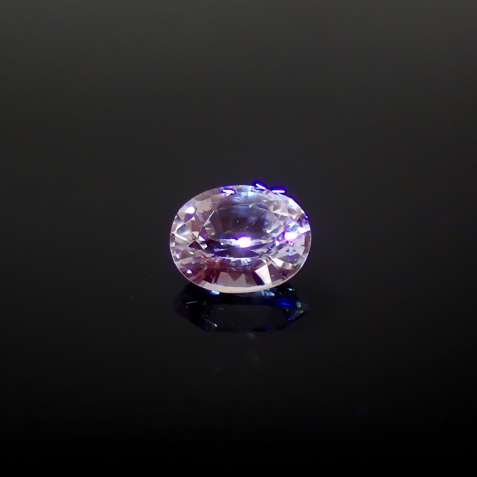 カラーレスサファイア スリランカ産 0.47ct[240527483]5.1x4.1mm前後