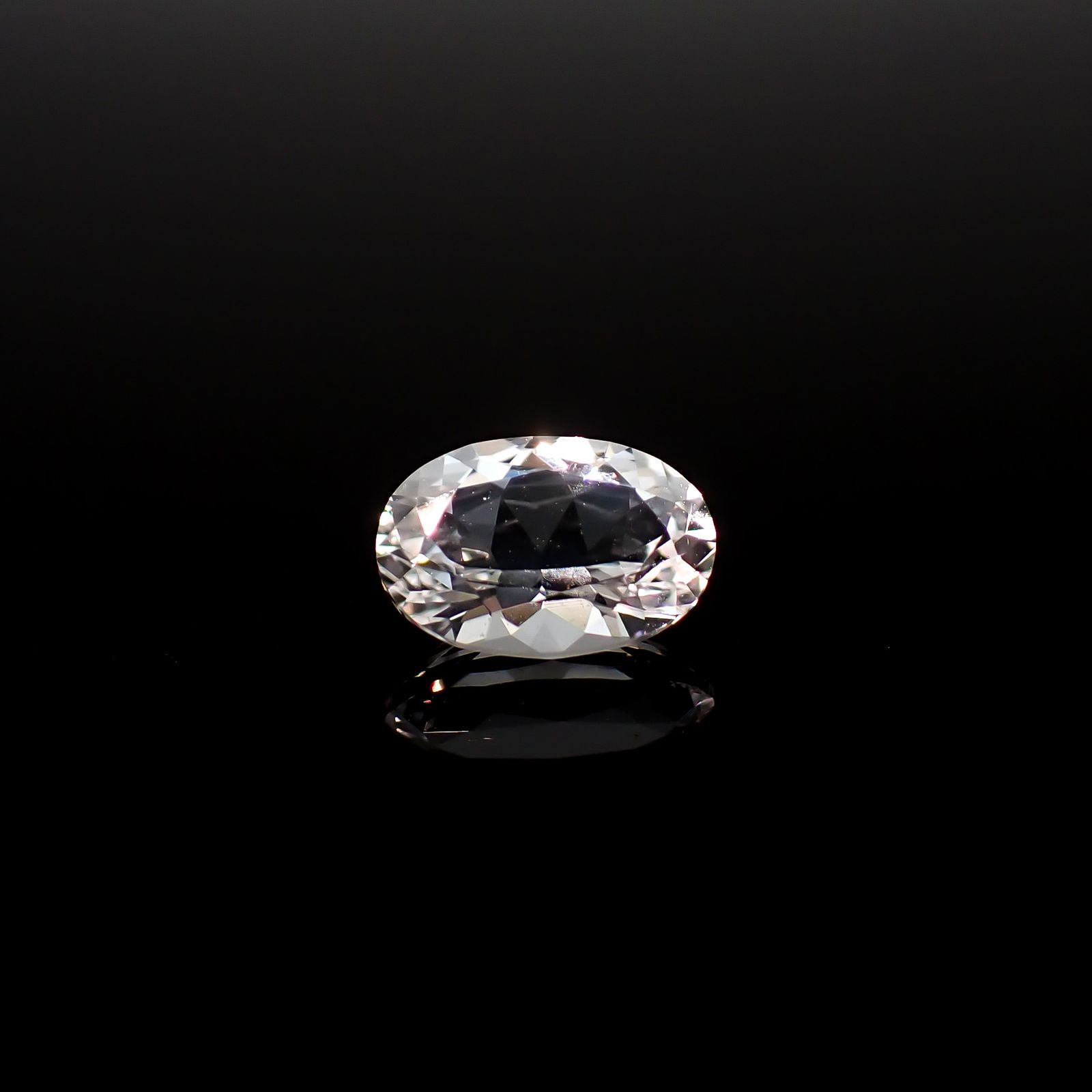 フェナカイト ロシア・マリシェボ鉱山産 0.84ct / 7.7x5.3mm前後 [260632430]