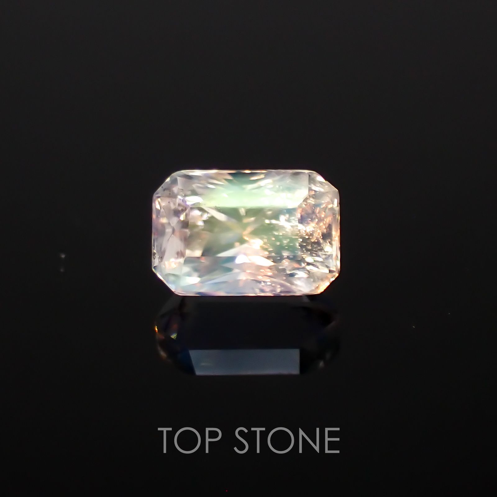レインボームーンストーン(アンデシンラブラドライト) マダガスカル産 ルース 0.46ct[210310397]5.3×3.5mm前後
