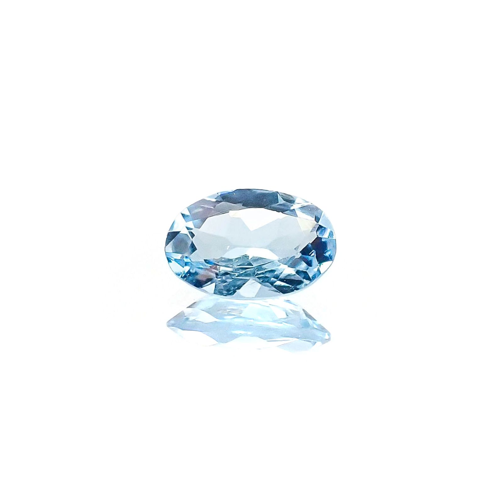 アクアマリン サンタマリアカラー(宝石名アクアマリン)モザンビーク産 識別済 0.35ct / 6.1x4mm前後 [260622259]