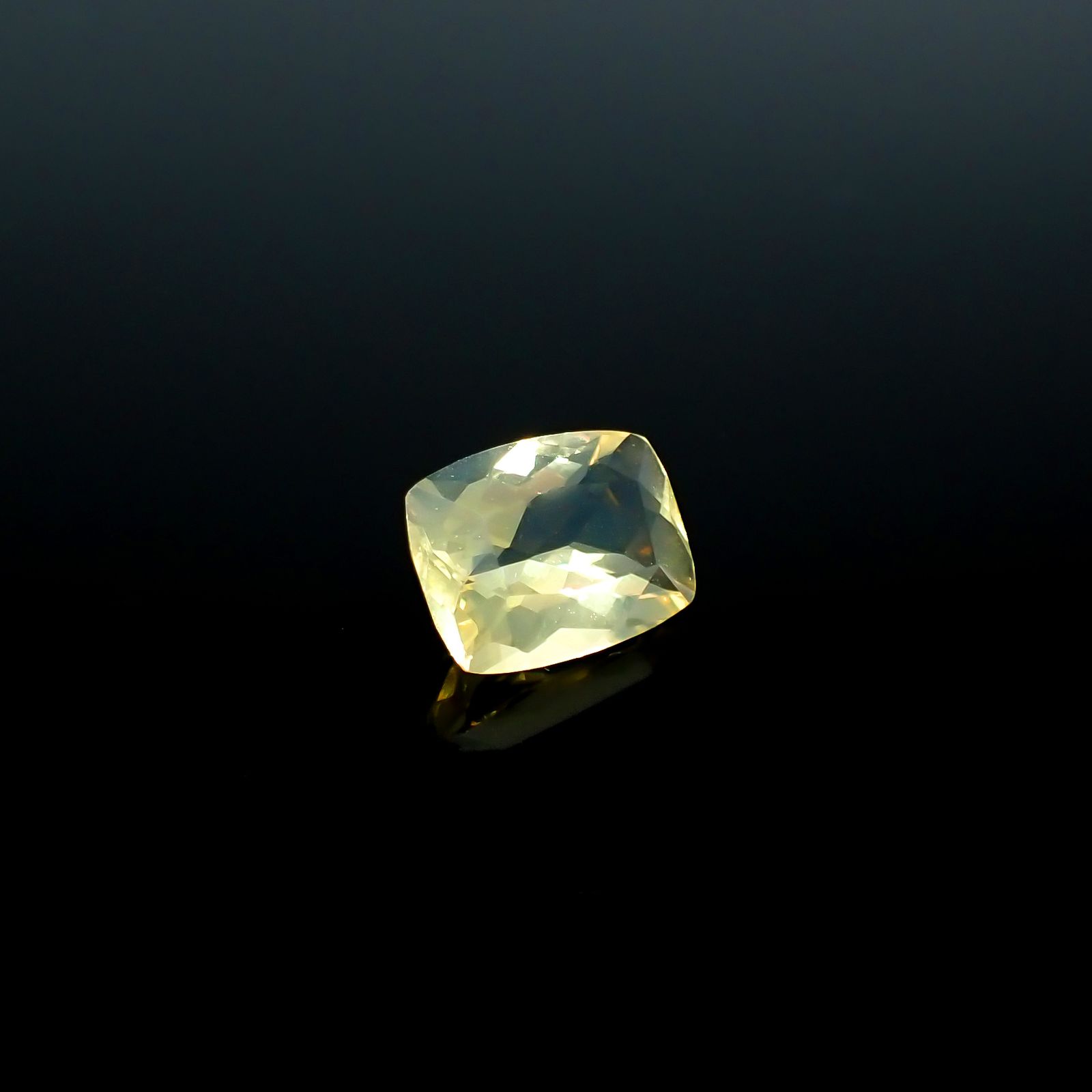 イエローオパール メキシコ産 1.30ct[240226199]9.2x6.6mm前後