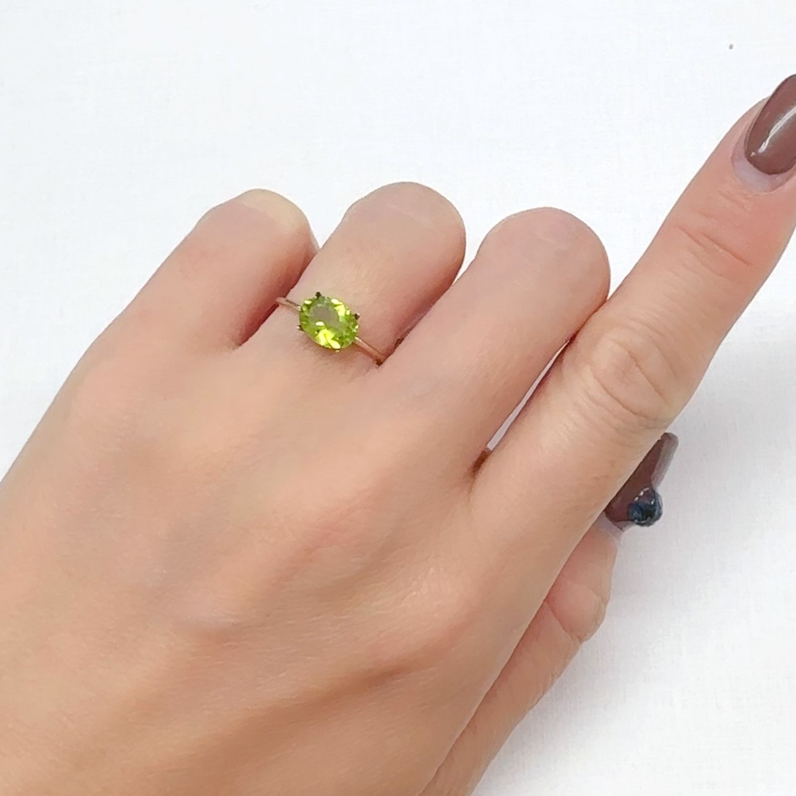 ブラックリリーパッドペリドット アメリカ・アリゾナ州産 1.34ct[240627938]8.1x6.2mm前後