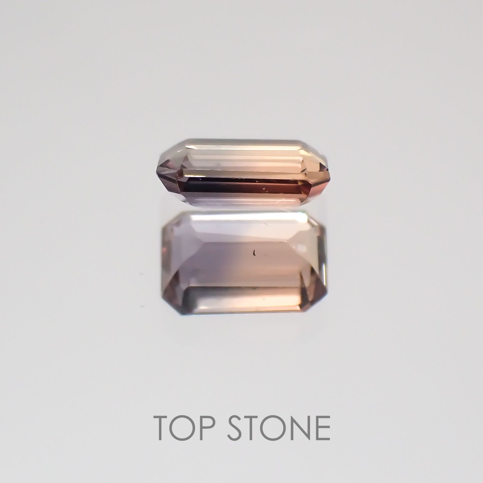 バイカラーサファイア(宝石名バイカラー・サファイア) タンザニア産 0.28ct 識別済[21029758]4.5×3.2mm前後