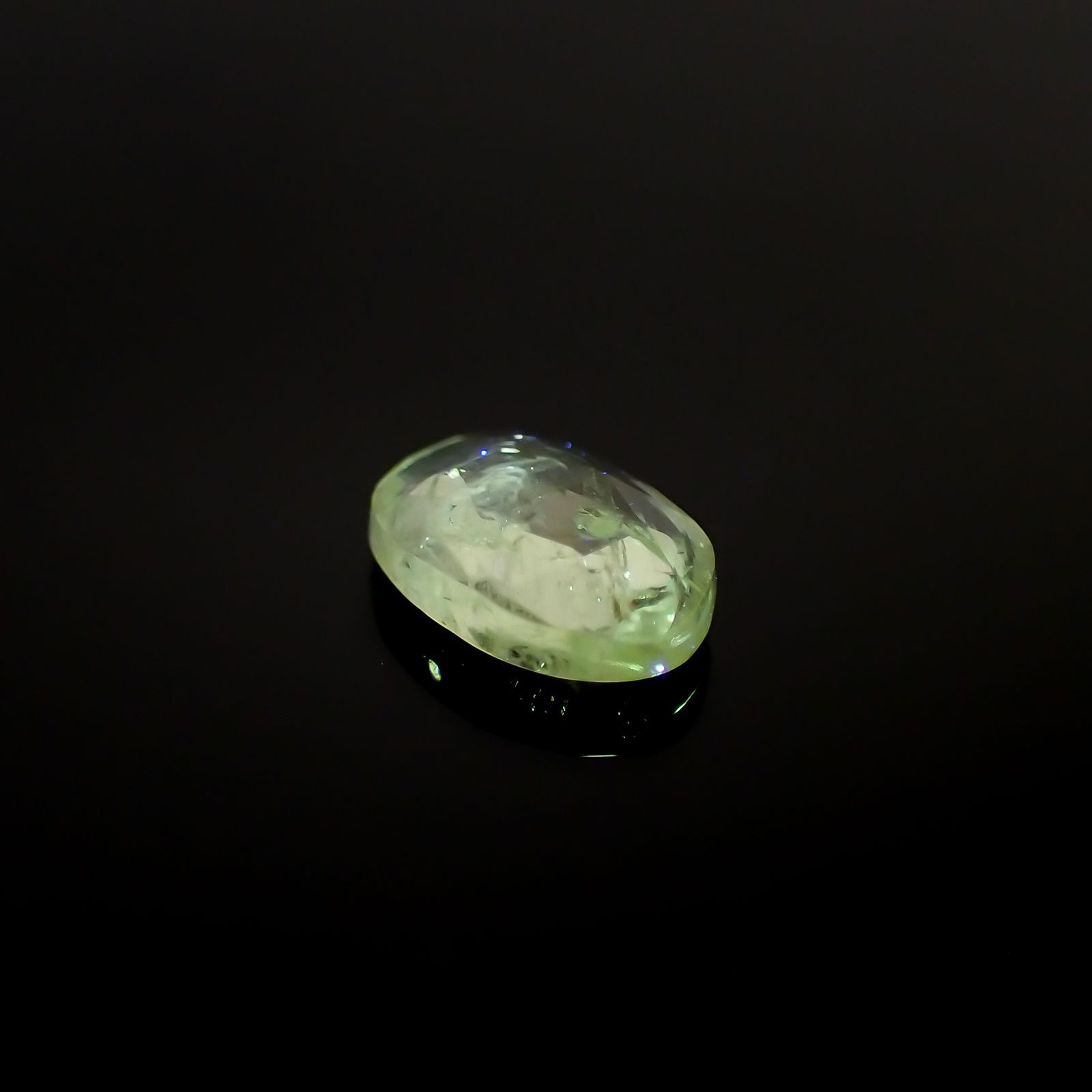 ◇ローズカット◇バナジウムコーネルピン(宝石名コーネルピン)タンザニア・タンガ州産 1.01ct 識別済[220115548]7.7x5.1mm前後