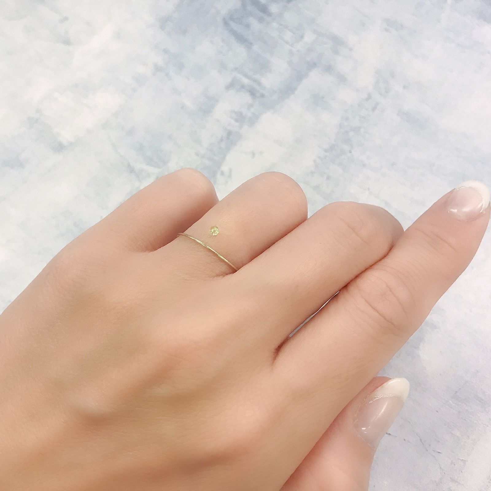 パラサイティックペリドット(宝石名ペリドット)採取地：ロシア 0.038ct 識別済[220616245]2.1x2.1mm前後