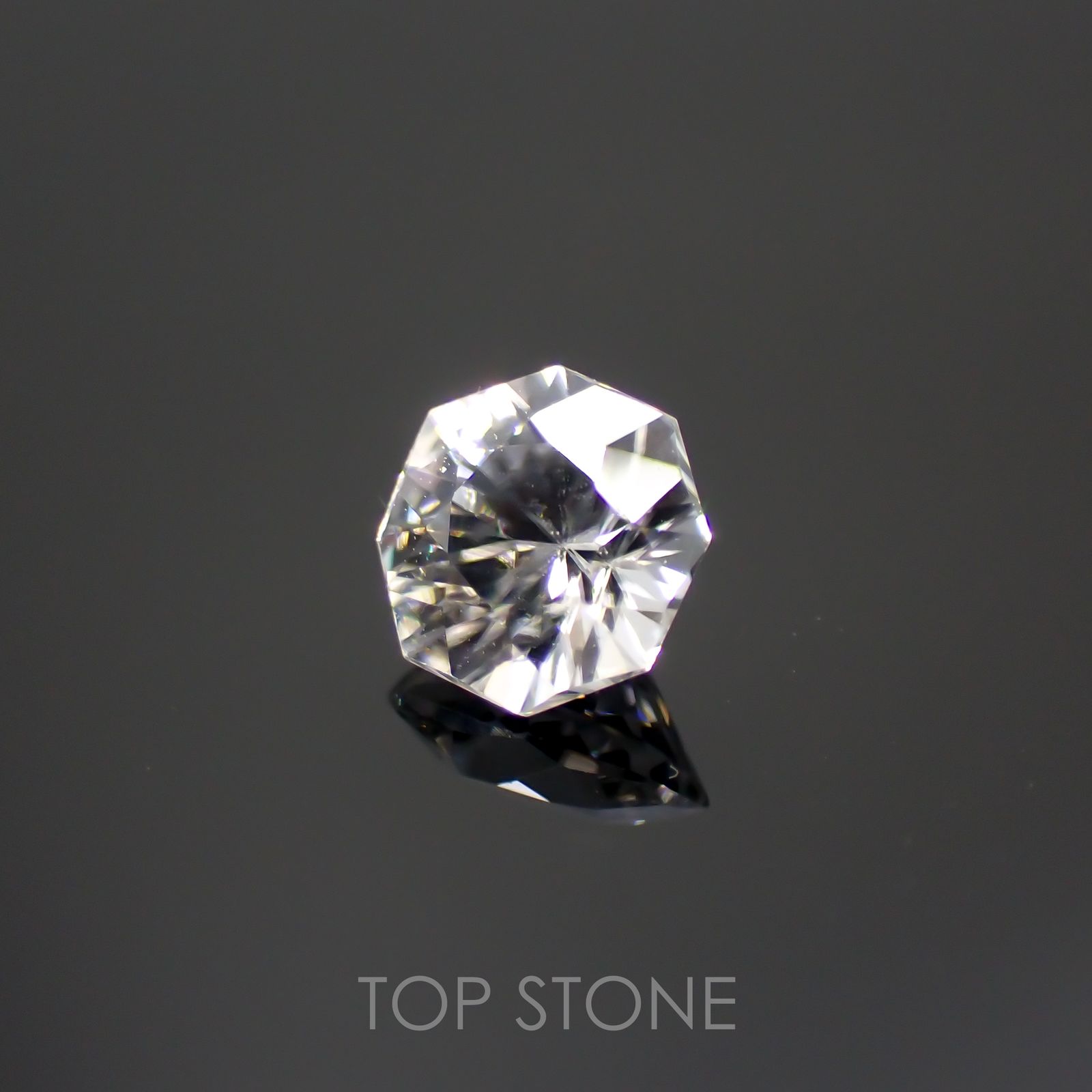 ◇オクタゴンカット◇カラーレスジルコン(宝石名ホワイト・ジルコン)スリランカ/カンボジア産 0.80ct 識別済[220114283]4.9x4.8mm前後