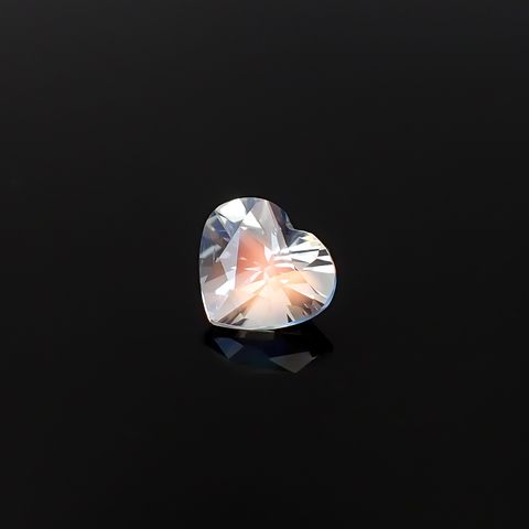 レインボームーンストーン マダガスカル産 0.76ct / 5.9x6.7mm前後 [260632375]