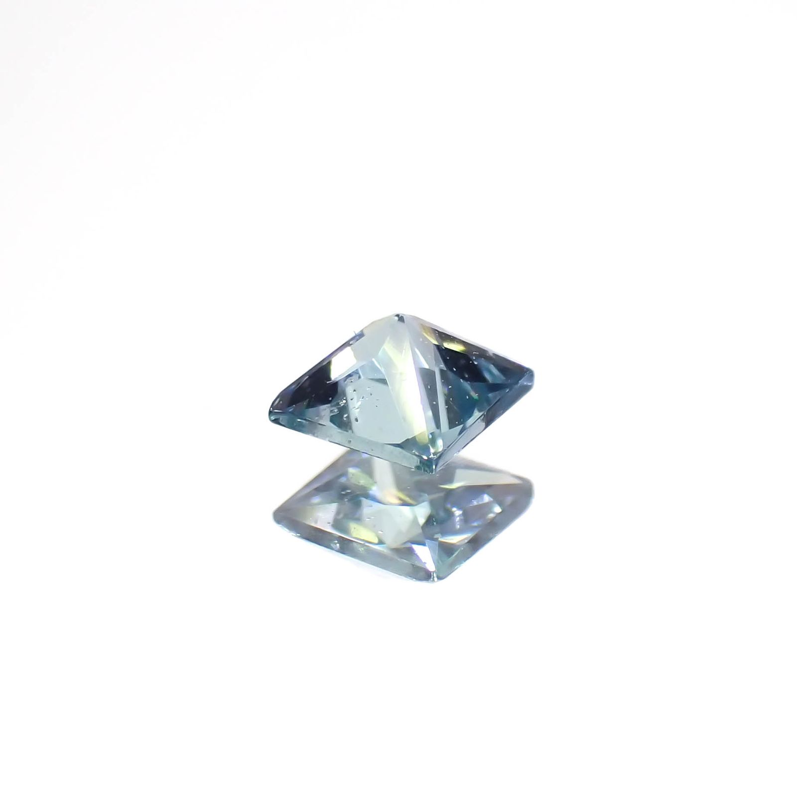 ◇プリンセスカット◇ブルーコーネルピン(宝石名コーネルピン)タンザニア産 0.12ct 識別済[230421860]2.8x2.8mm前後