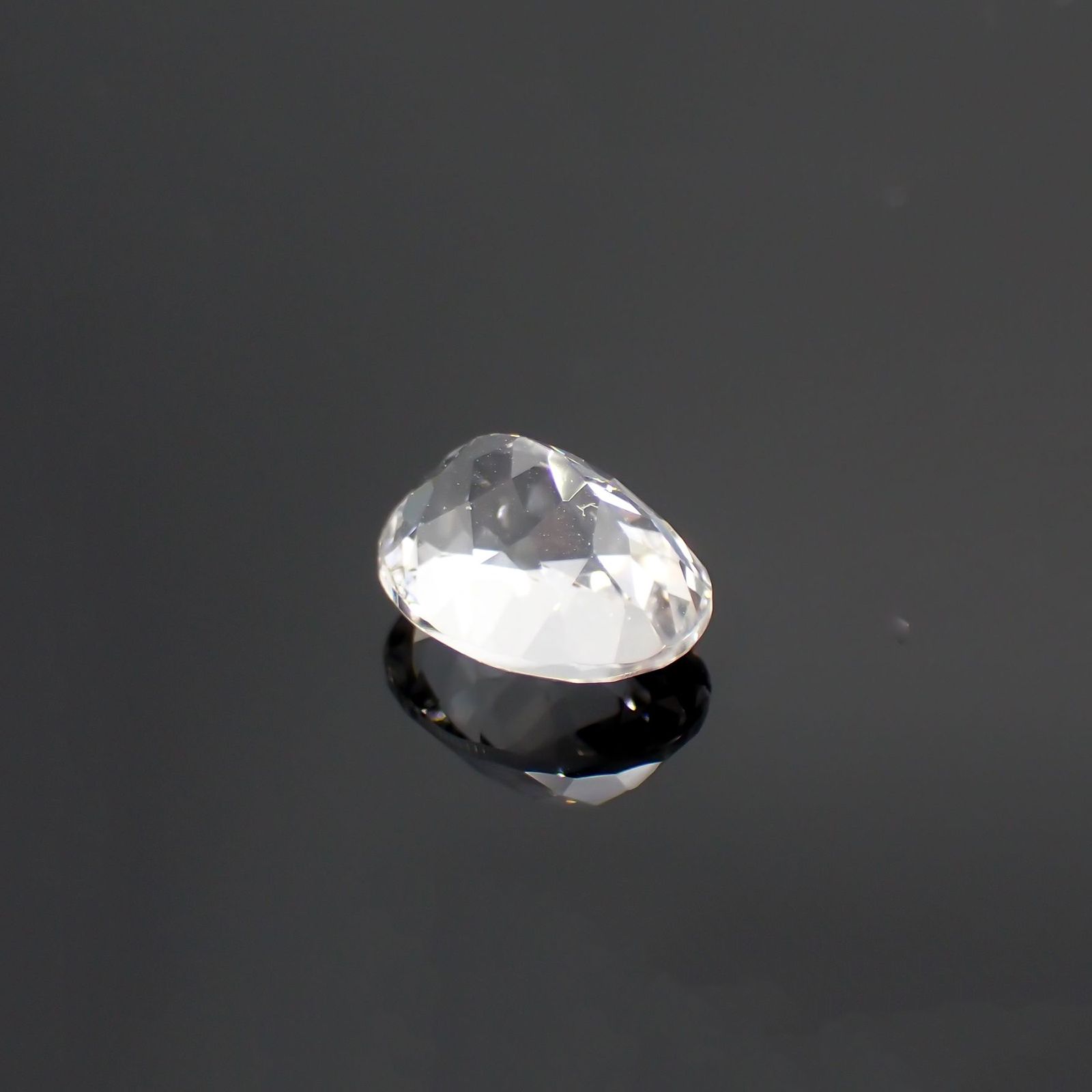 カラーレススポジュミン(宝石名ホワイト・スポジュミン) ブラジル産 3.09ct 識別済[210912628]9.9×7.8mm前後