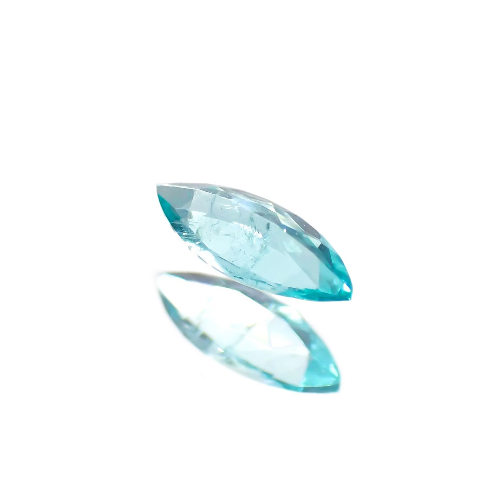 パライバトルマリン(宝石名トルマリン/別名パライバ・トルマリン) ブラジル産 識別済 0.059ct / 4.4×2mm前後 [260110626]