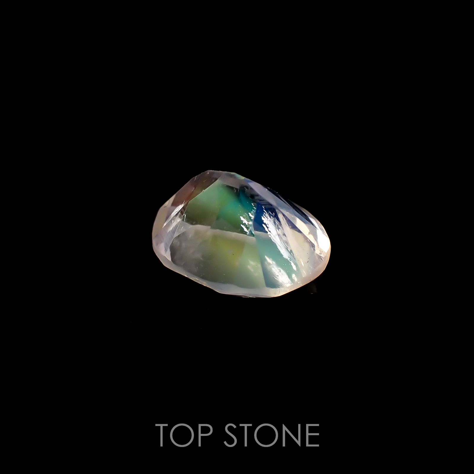 レインボームーンストーン(宝石名ラブラドライト)タンザニア産 1.14ct 識別済[220817475]7.6x6mm前後