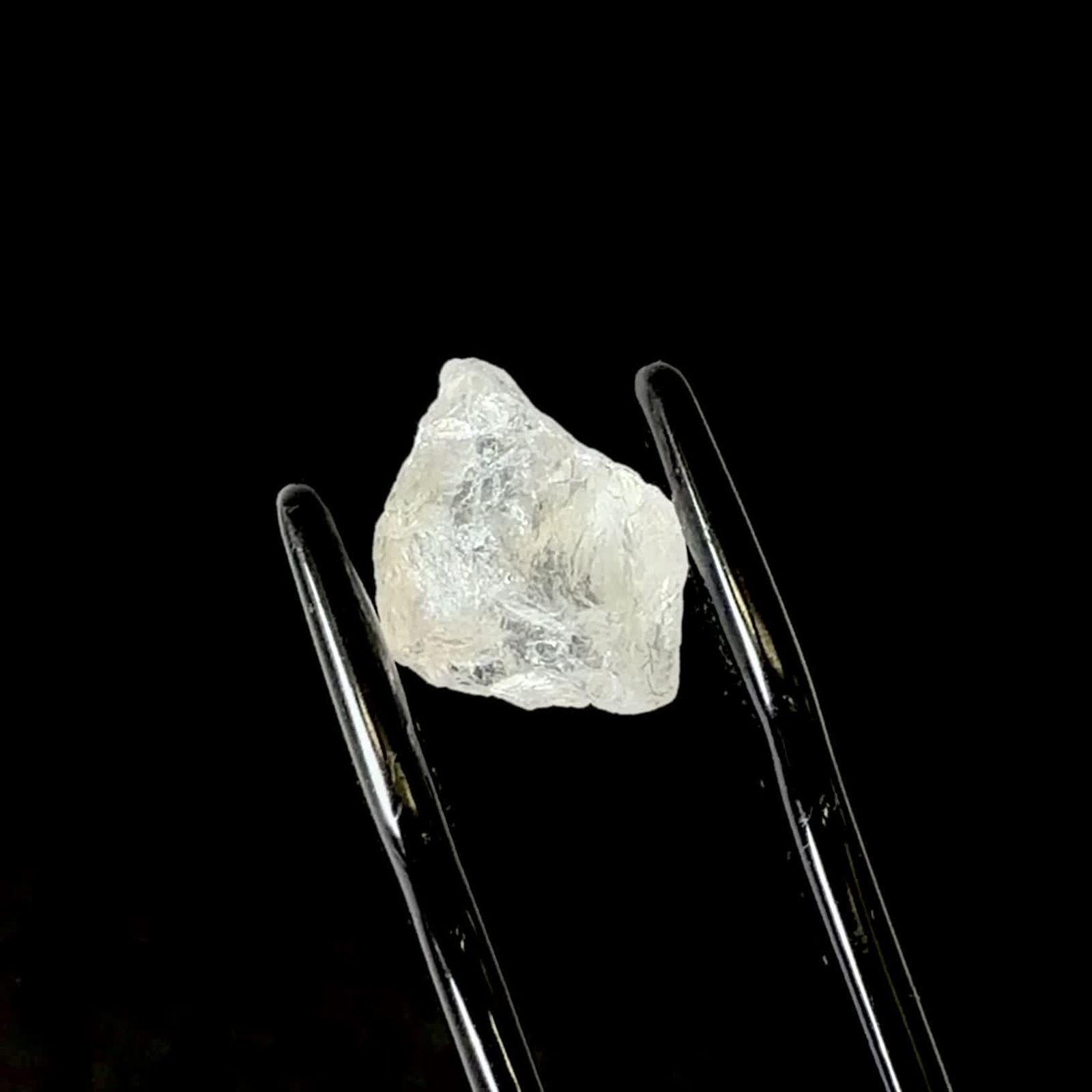 フェナカイト原石 ロシア産 3.98ct / 10x8.4mm前後 [260532181] | TOP