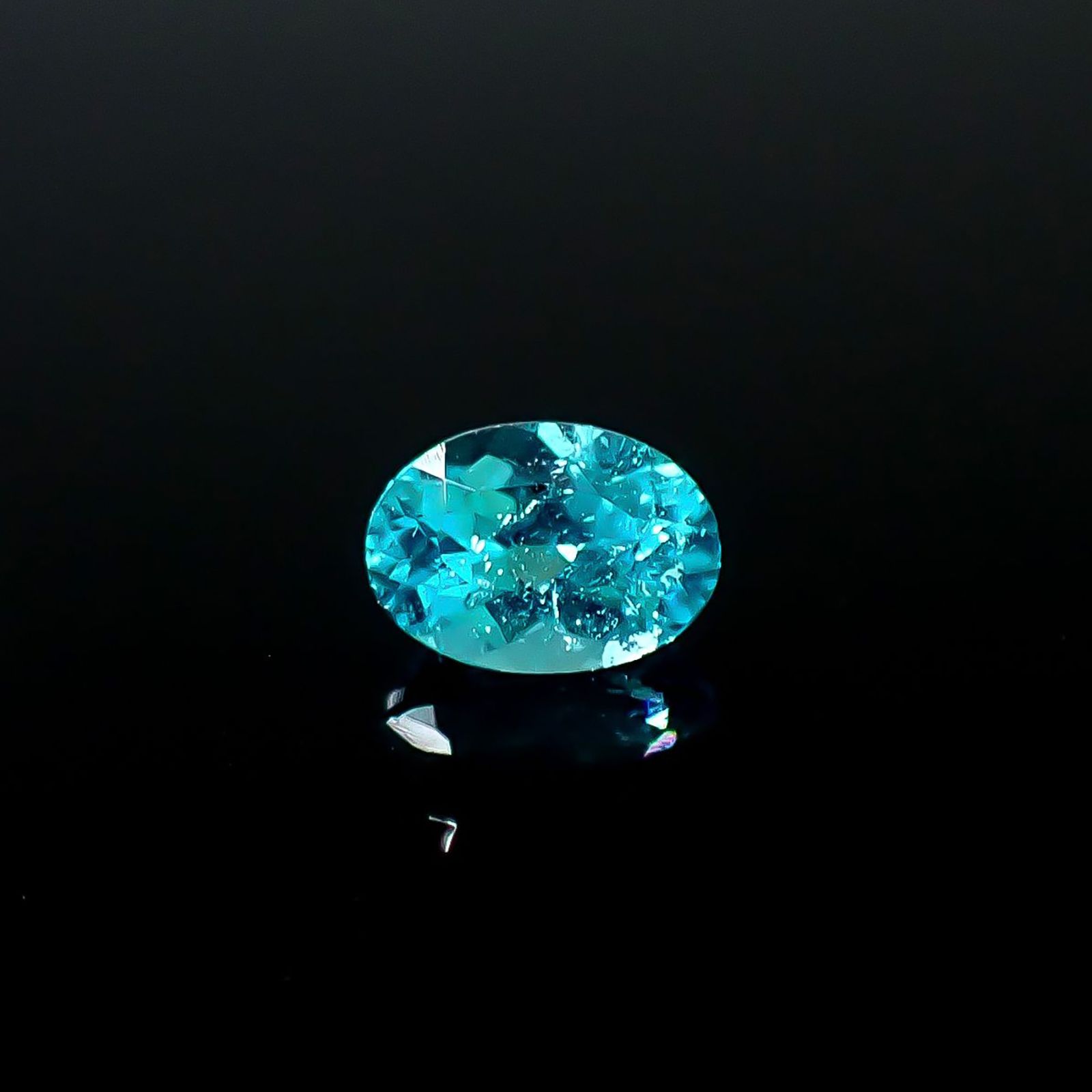 パライバトルマリン(宝石名トルマリン/別名パライバ・トルマリン)ブラジル・キントス鉱山産 GIA鑑付 0.29ct / 4.98x3.53mm前後 [251031353]