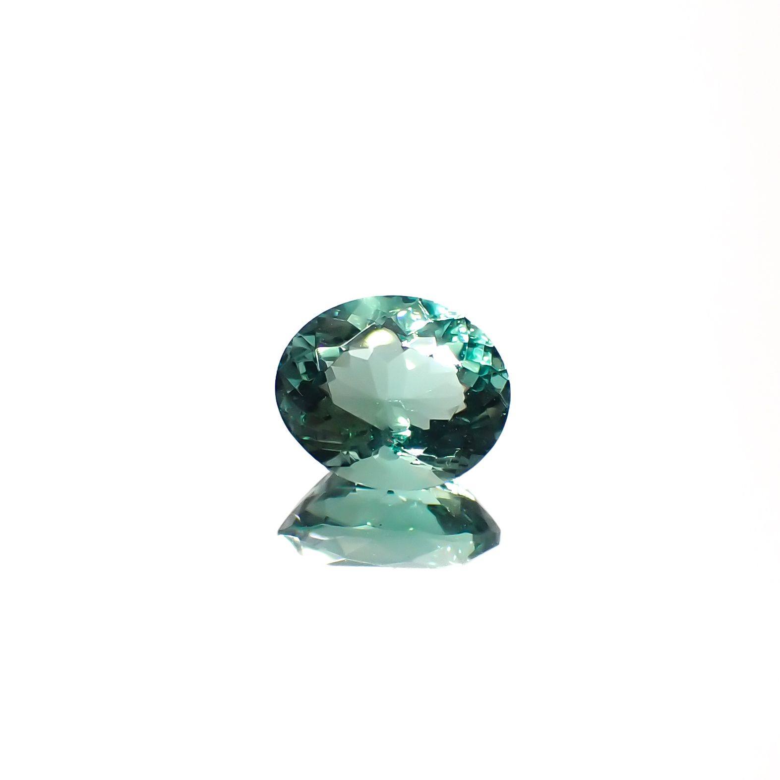 フローライト フルオレッセンス イギリス・ダイアナマリア鉱山産 1.71ct[240527703]8.1x6.8mm前後