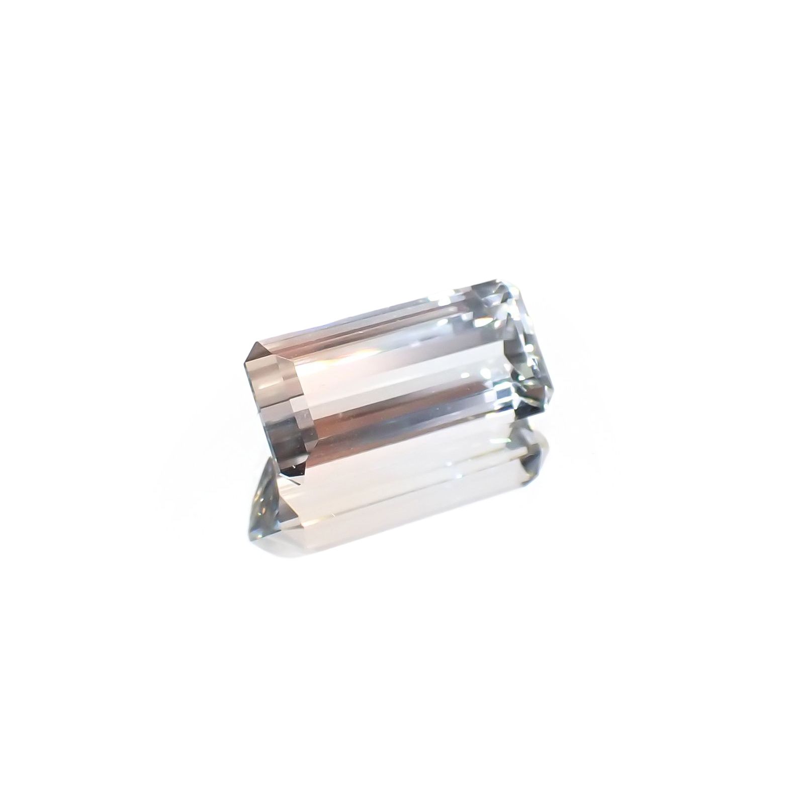 バイカラートパーズ ウクライナ産 2.77ct / 11.4x5.4mm前後 [231024044]
