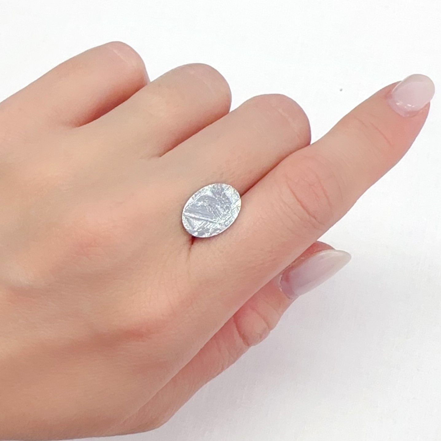 アルタイ隕石 発見地:中国 2.36ct[240125687]13.9x9.9mm前後