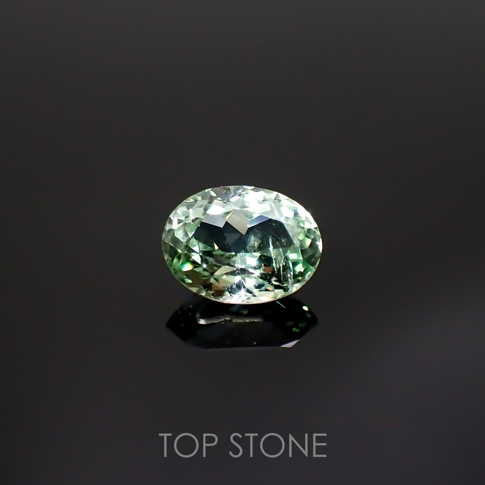 バナジウムコーネルピン(宝石名コーネルピン)タンザニア・タンガ州産 1.34ct 識別済[220115634]7.7x5.8mm前後