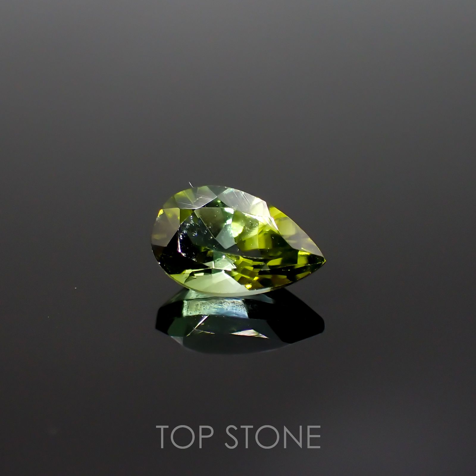 バイカラートルマリン(宝石名トルマリン)コンゴ民主共和国産 1.01ct 識別済[220717022]8.1x5mm前後