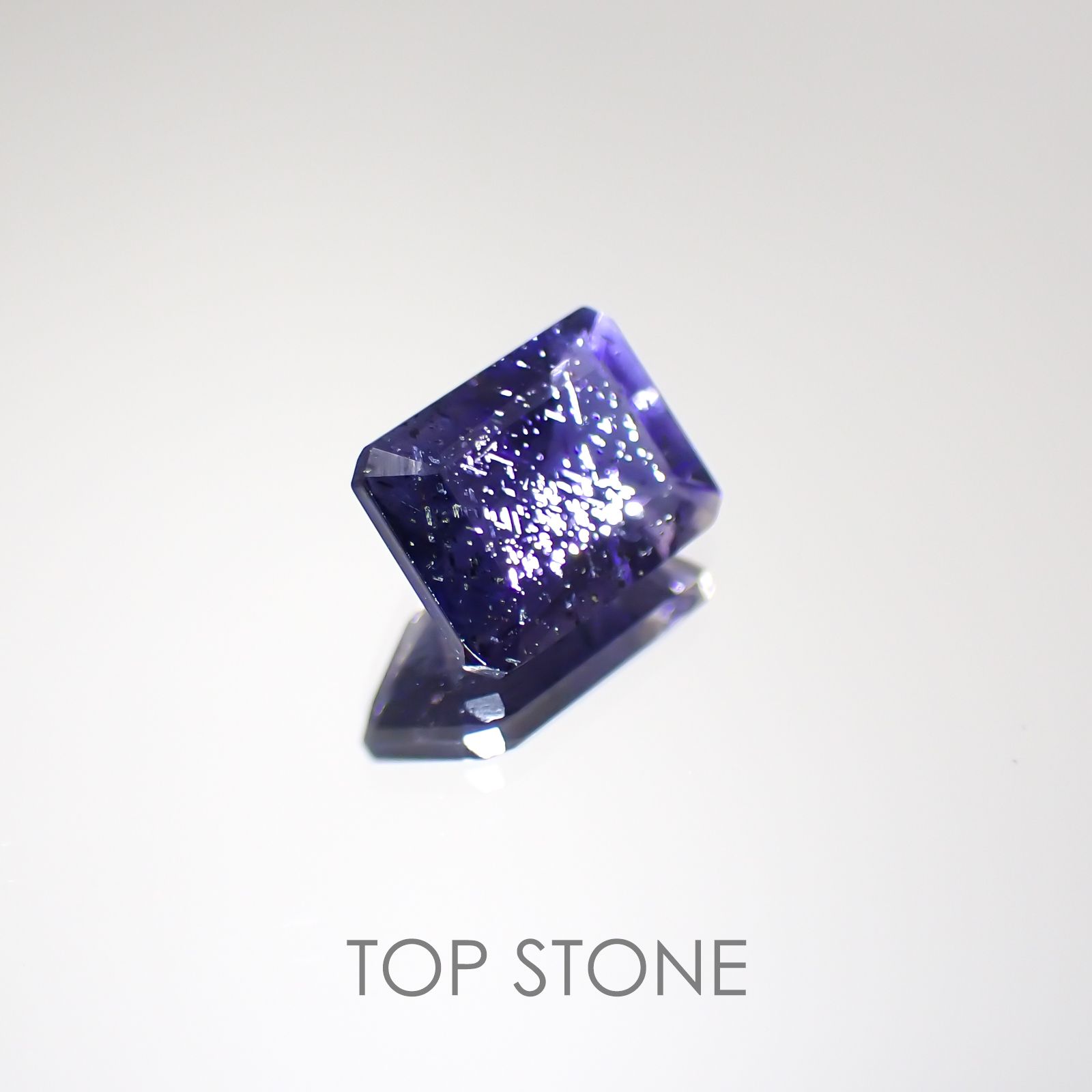 アイオライトサンストーン インド・ブラジル産 ルース 1.36ct[20129284]7.9×6mm前後