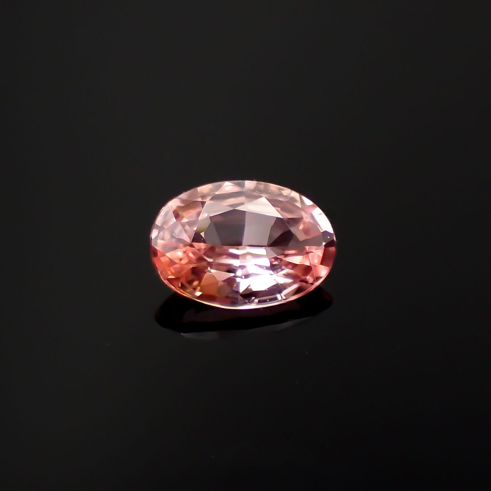 パパラチャサファイア(宝石名サファイア/別名パパラチャ・サファイア)スリランカ産 0.218ct DGL鑑付[221219220]4.46x3.14mm前後
