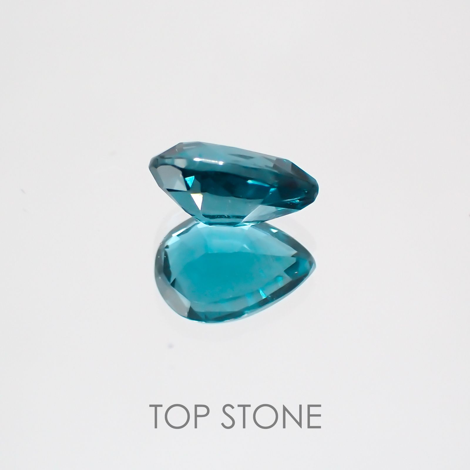 オーシャンブルーカイヤナイト インド産 ルース 0.88ct[210410520]6.9×4.8mm前後
