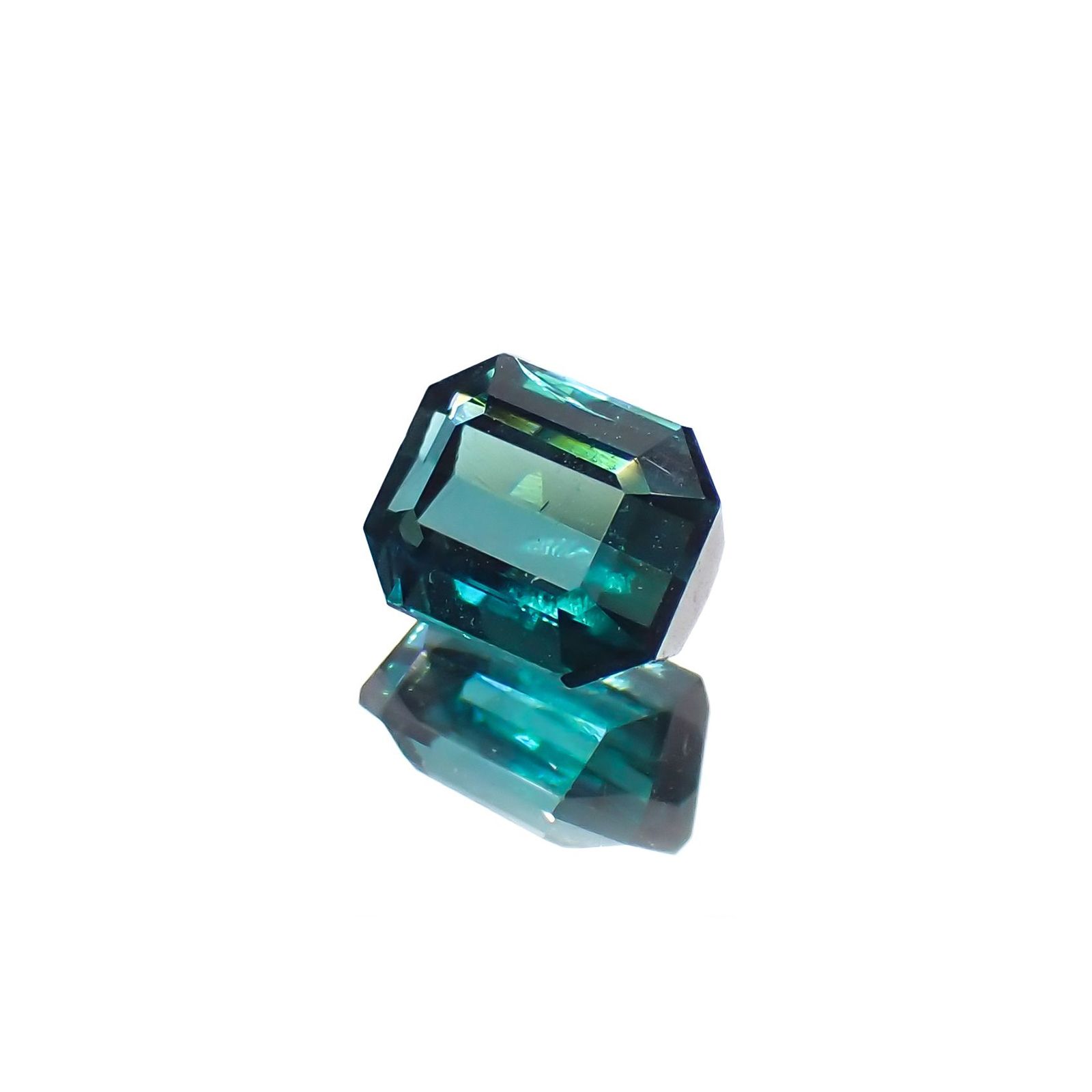 ブルートルマリン(宝石名トルマリン)アフガニスタン産 識別済 0.79ct / 5.5x4.5mm前後 [221219474]