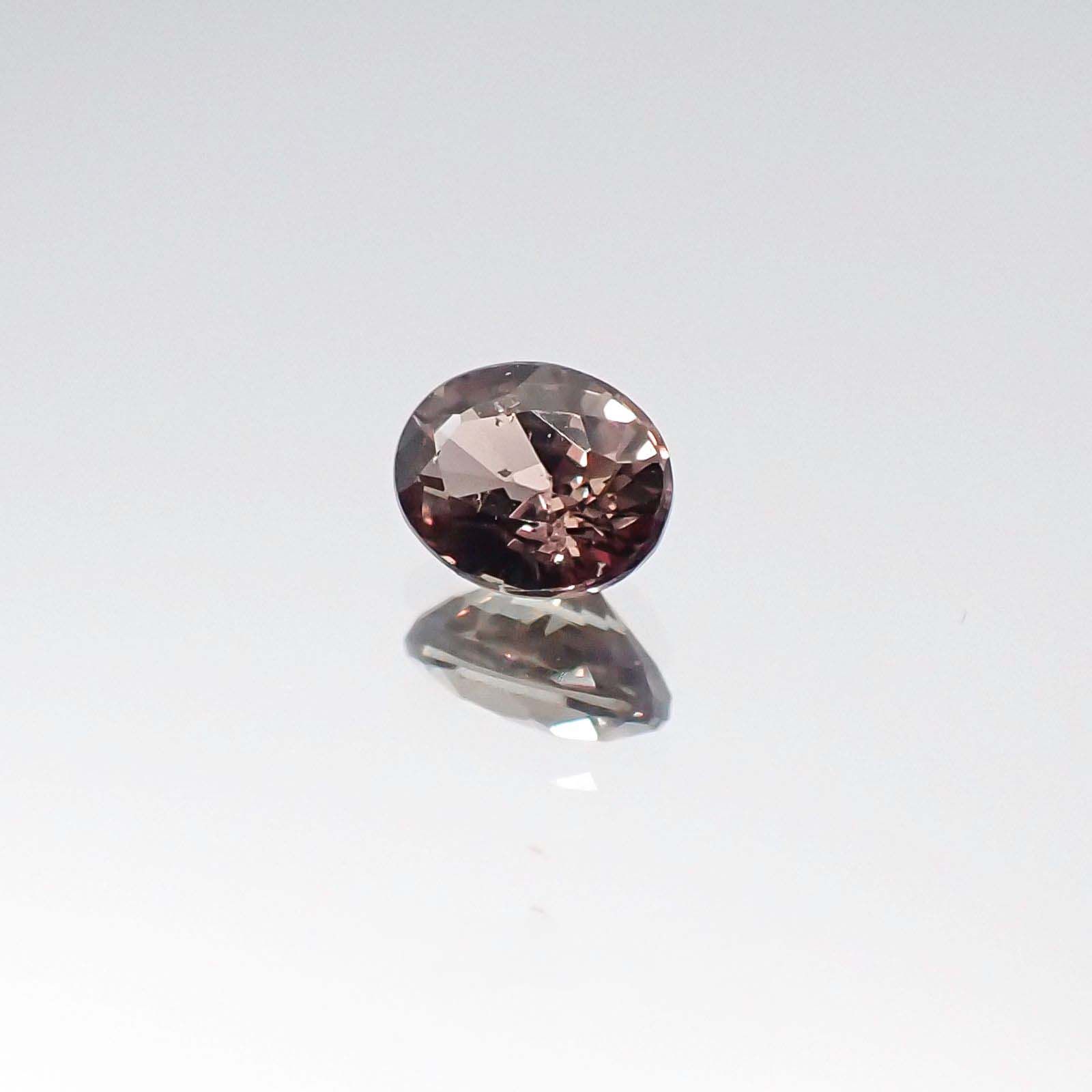 カラーチェンジサファイア 非加熱(宝石名サファイア)タンザニア産 0.39ct 識別済[230622426]4.7x3.6mm前後