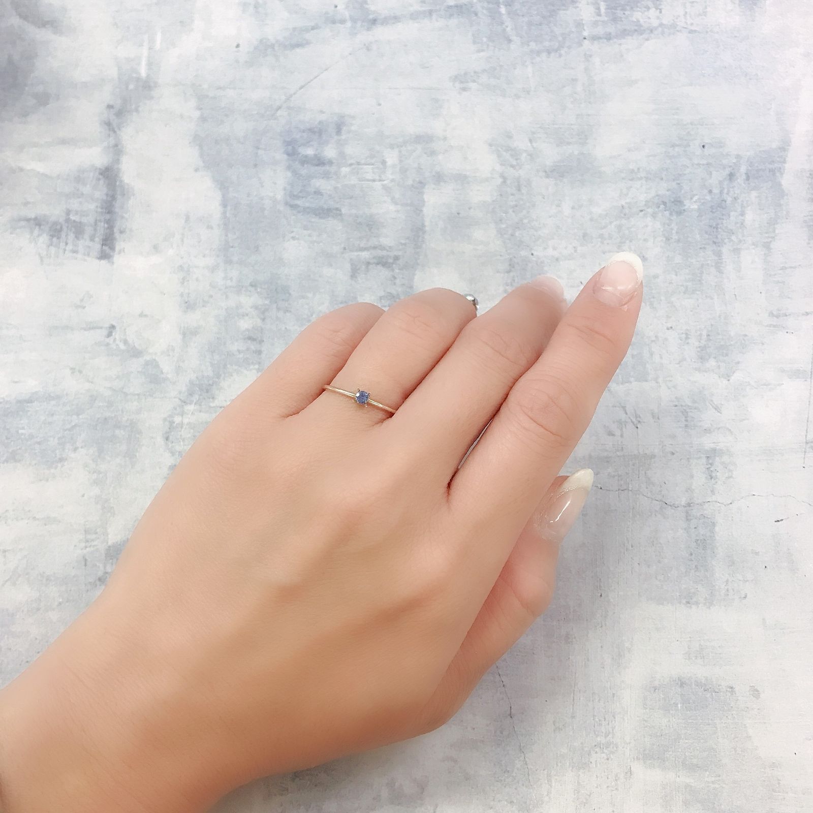 ベニトアイト(宝石名ベニトアイト)アメリカ・カリフォルニア州産 0.074ct 識別済[220817305]2.7x2.6mm前後