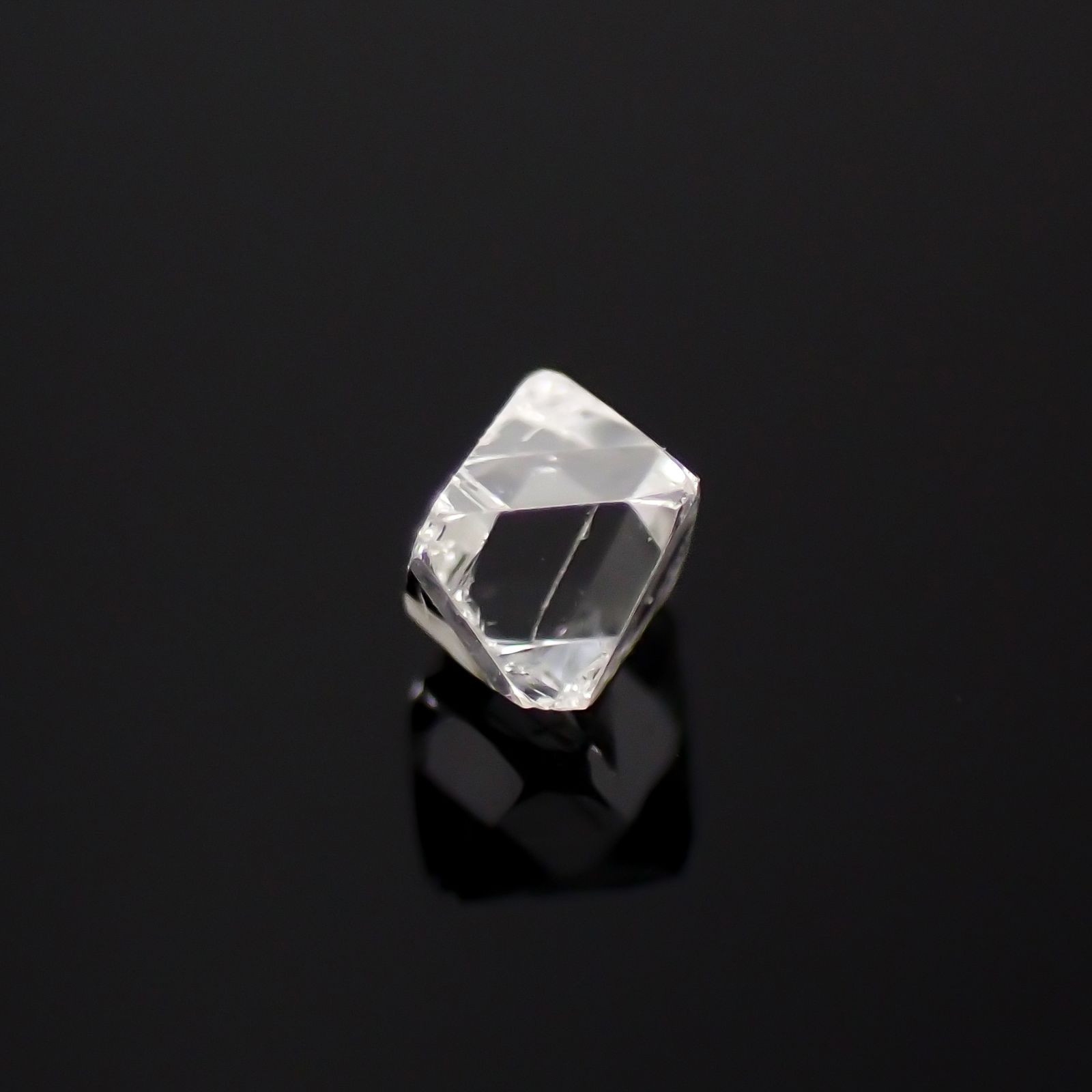 ソーヤブルダイヤモンド 原石 0.075ct[231023621]2.7x2.6mm前後
