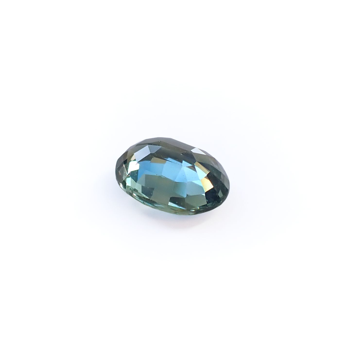 サファイア(宝石名サファイア) マダガスカル/スリランカ産 ソ付(彩珠) 2.128ct / 8.9x6.9mm前後 [260112477]