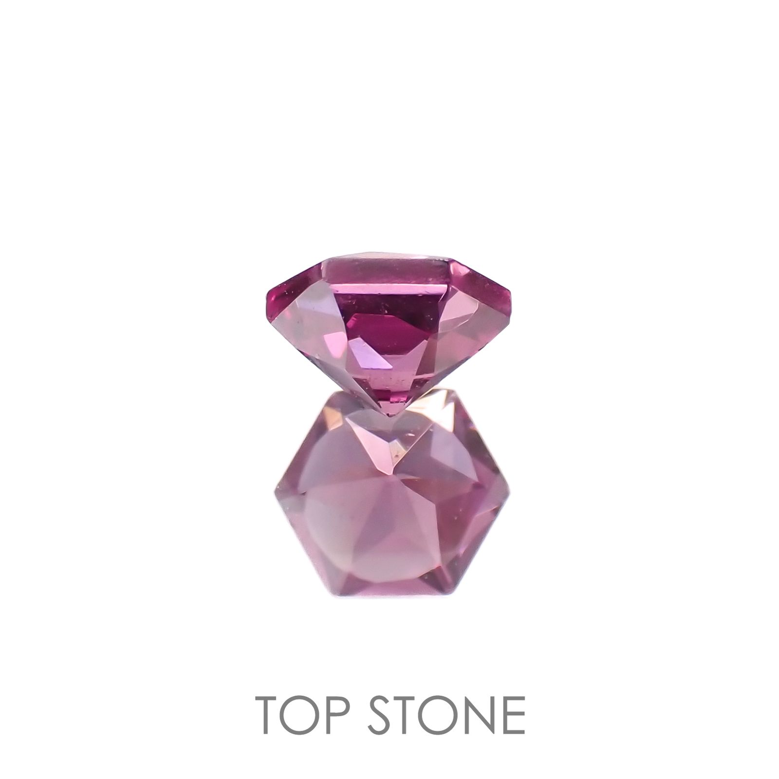 ◇ヘキサゴンカット◇カラーシフトマラヤガーネットSA(宝石名ガーネット)タンザニア産 0.41ct 識別済[220918043]4.1x4mm前後