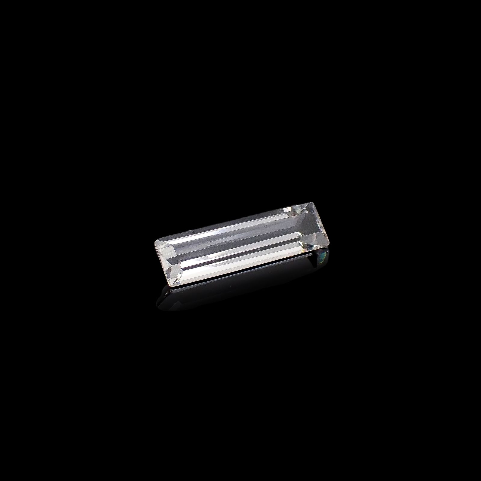 ナトロライト(宝石名ナトロライト)アメリカ・ニュージャージー州産 1.606ct ソ付(日独)[240527769]16.19x4.47mm前後
