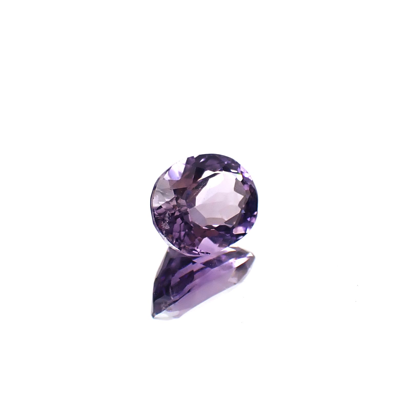 マリアライト(宝石名スキャポライト)スリランカ産 0.78ct 識別済[250330050]6.9x5.2mm前後
