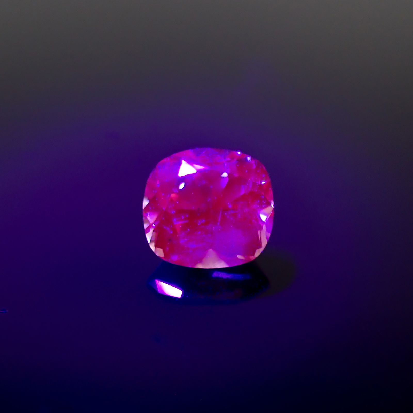 ドラゴンガーネット タンザニア産 1.51ct[230722948]6.8x6.3mm前後