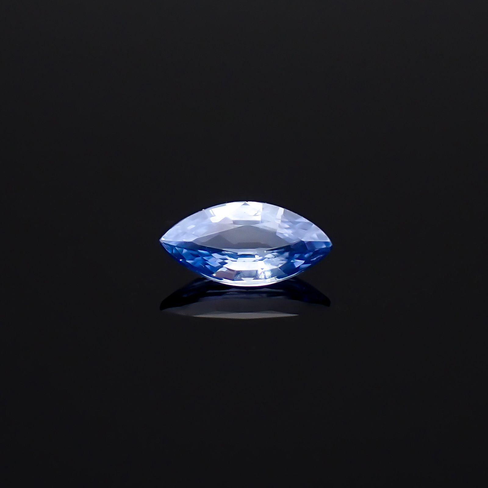 アイスブルーサファイア スリランカ/マダガスカル産 0.29ct / 6.3x3.2mm前後 [260632479]
