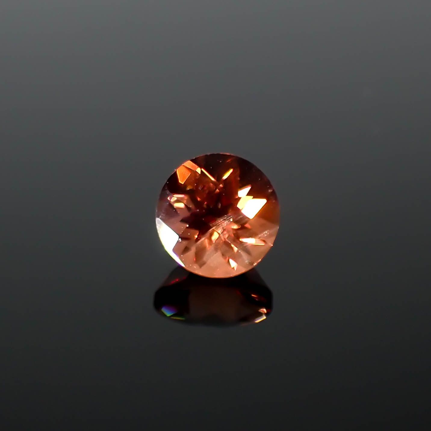 ◇チェッカーカット◇アンデシン(宝石名アンデシン/ラブラドライト)チベット産 1.36ct 識別済[240225966]7.1x7.1mm前後