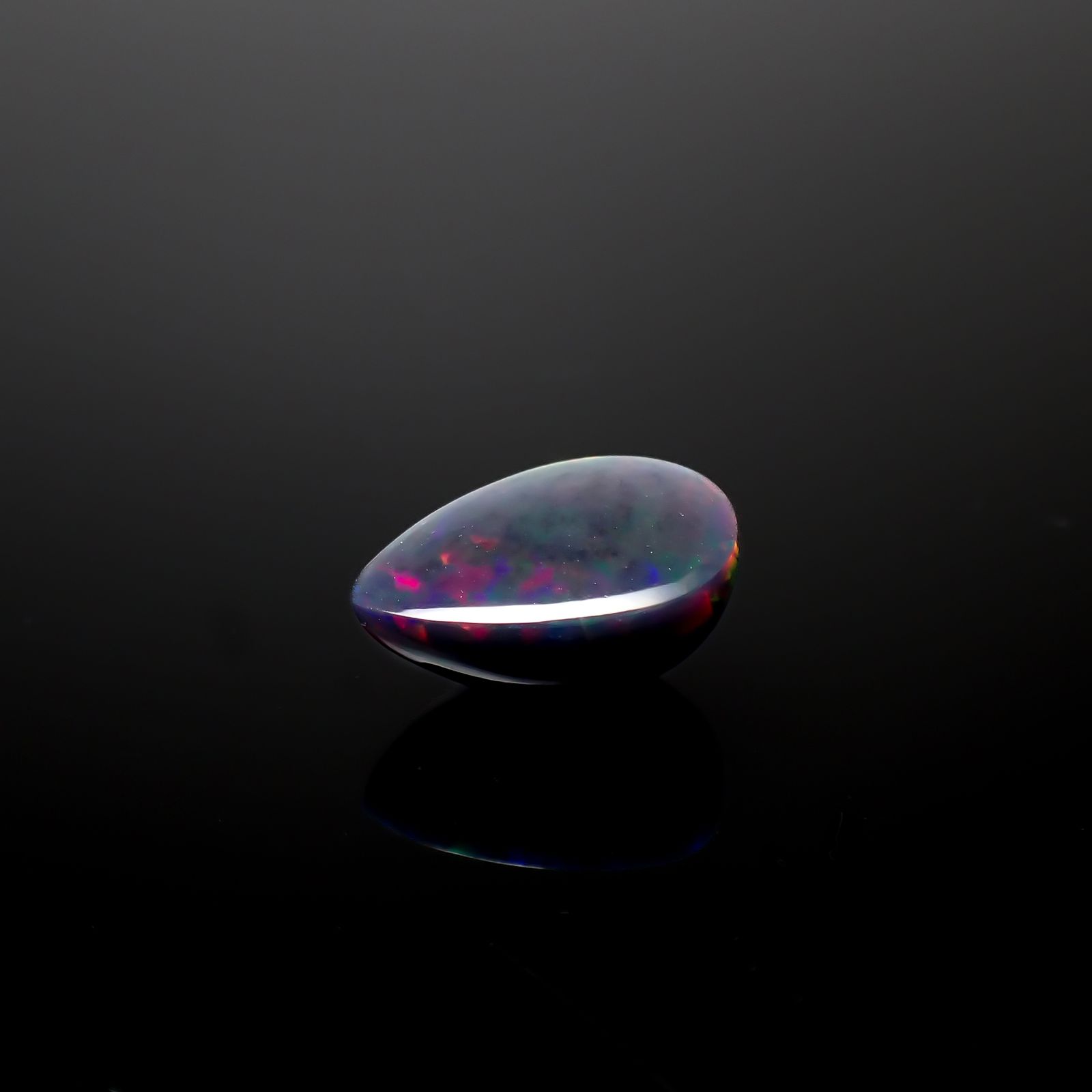 ブラックオパール(宝石名オパール/加熱処理)エチオピア産 4.45ct 識別済[240326536]14.8x10.4mm前後