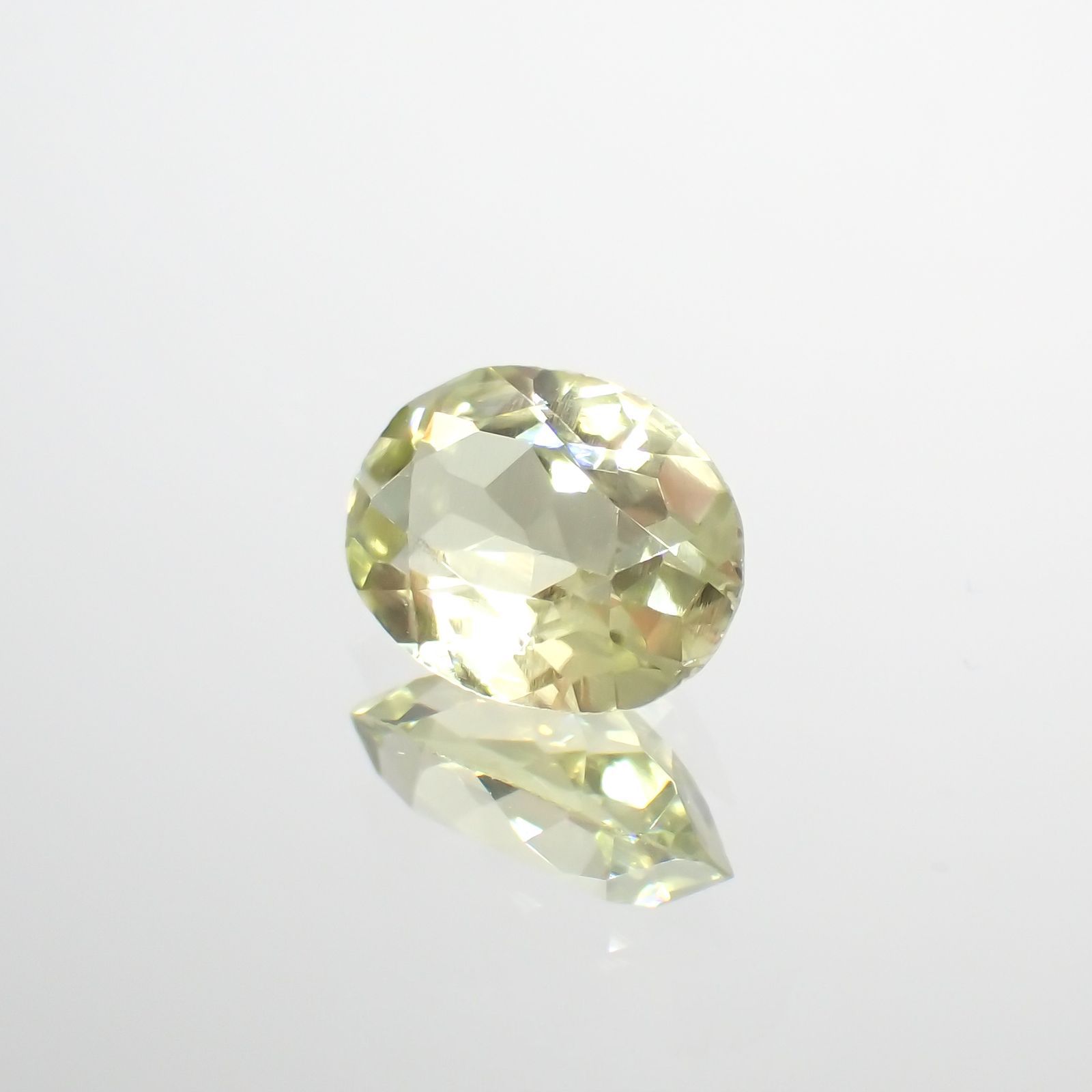 シリマナイト(宝石名シリマナイト)インド産 1.09ct 識別済[211113691]7.9x5.9mm前後